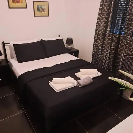 アパート Tania's House