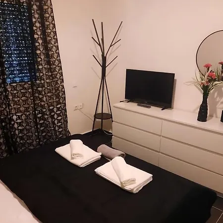 Tania's House アパート