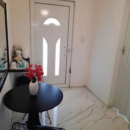 Tania's House アパート